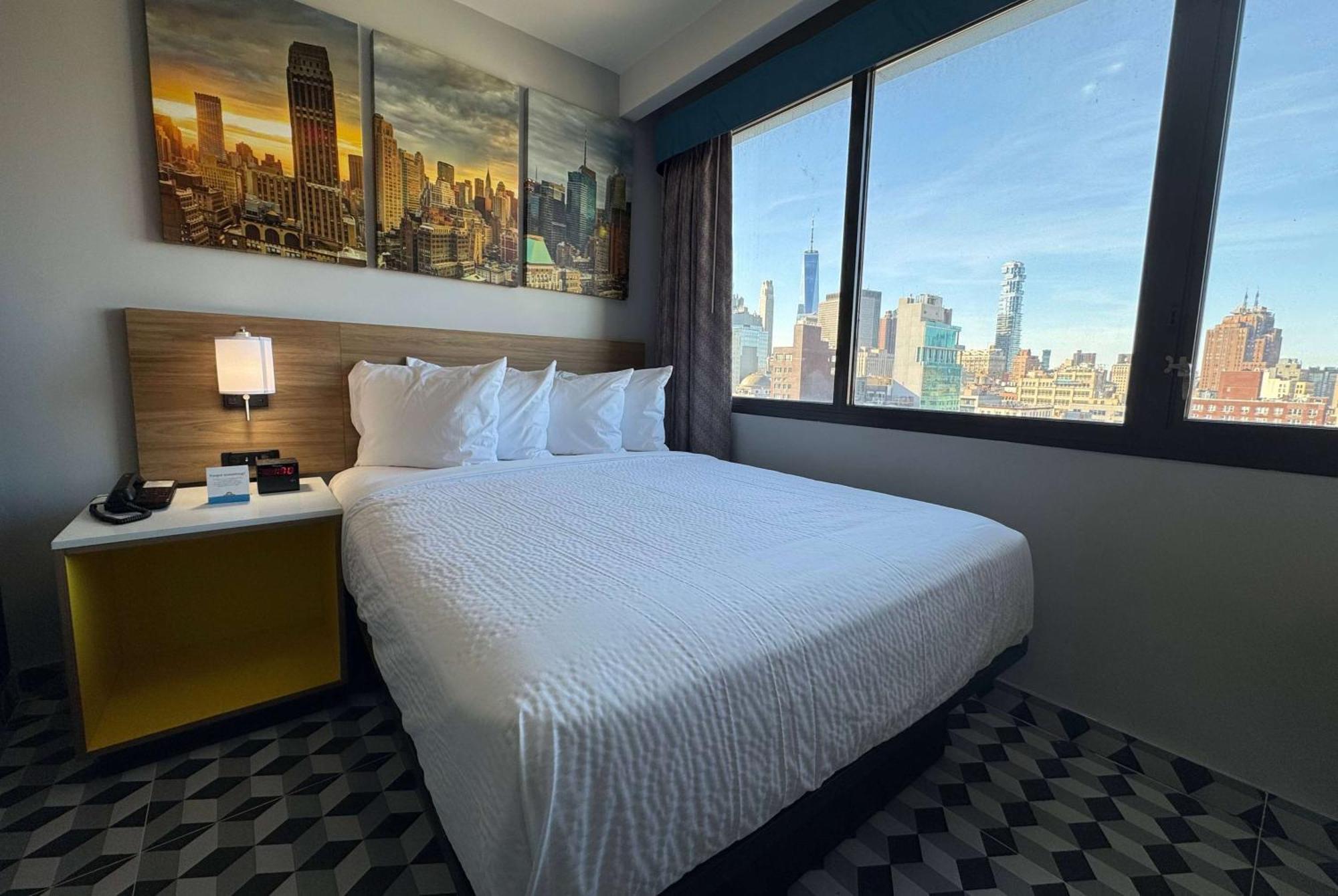 Days Inn By Wyndham New York Chinatown Bagian luar foto