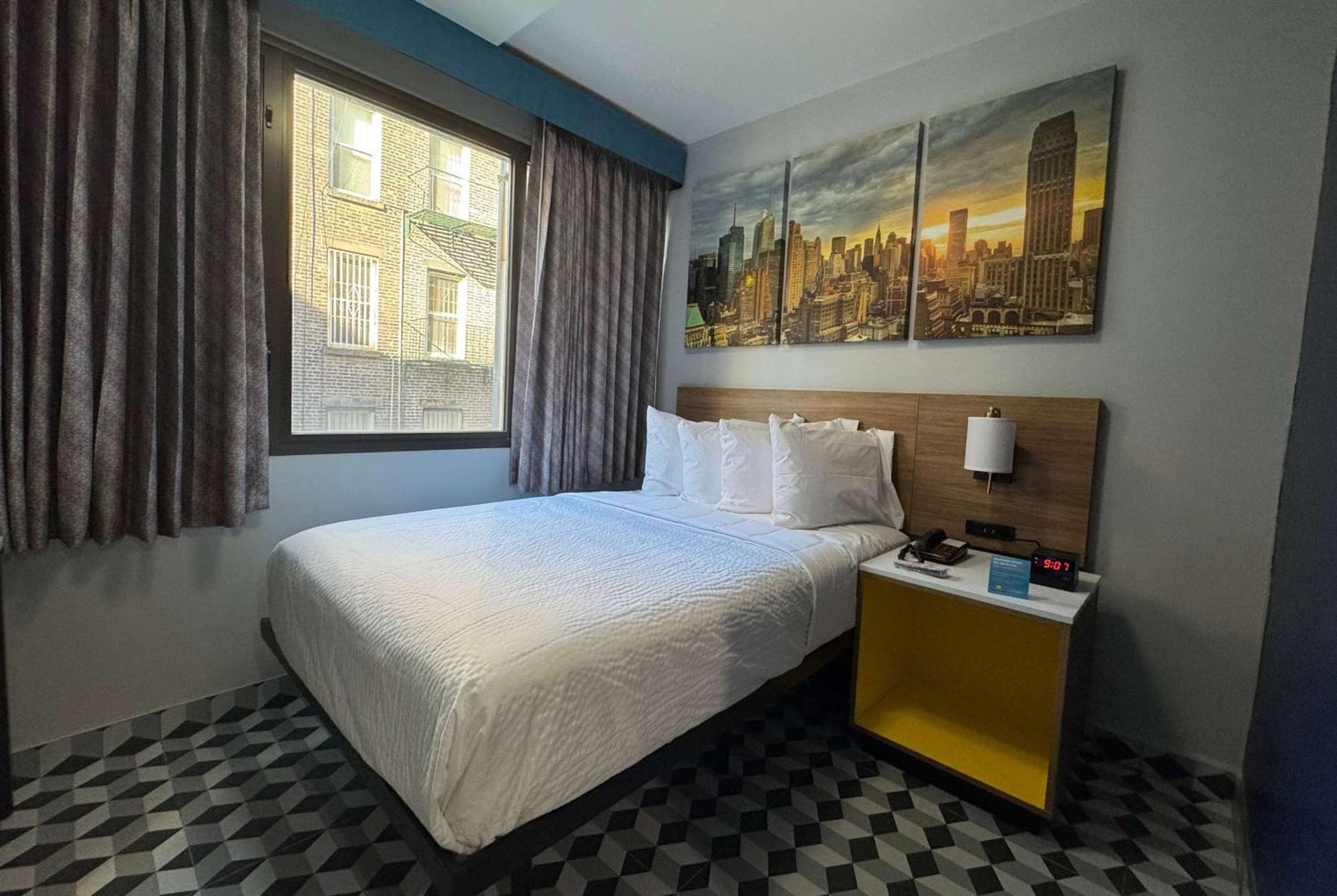 Days Inn By Wyndham New York Chinatown Bagian luar foto
